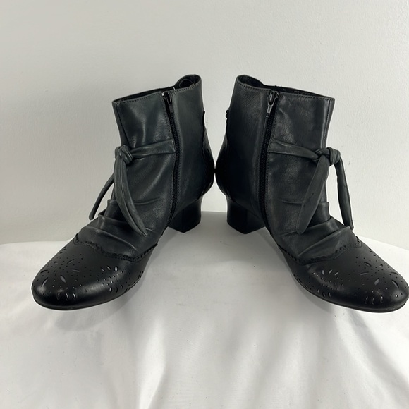 Marc Grey & Black Leather Booties w/ Eyelet Embellishments - Picture 8 of 13